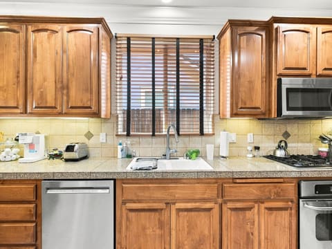 Photograph 14 of 1318 Bonhurst Dr