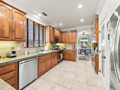 Photograph 16 of 1318 Bonhurst Dr